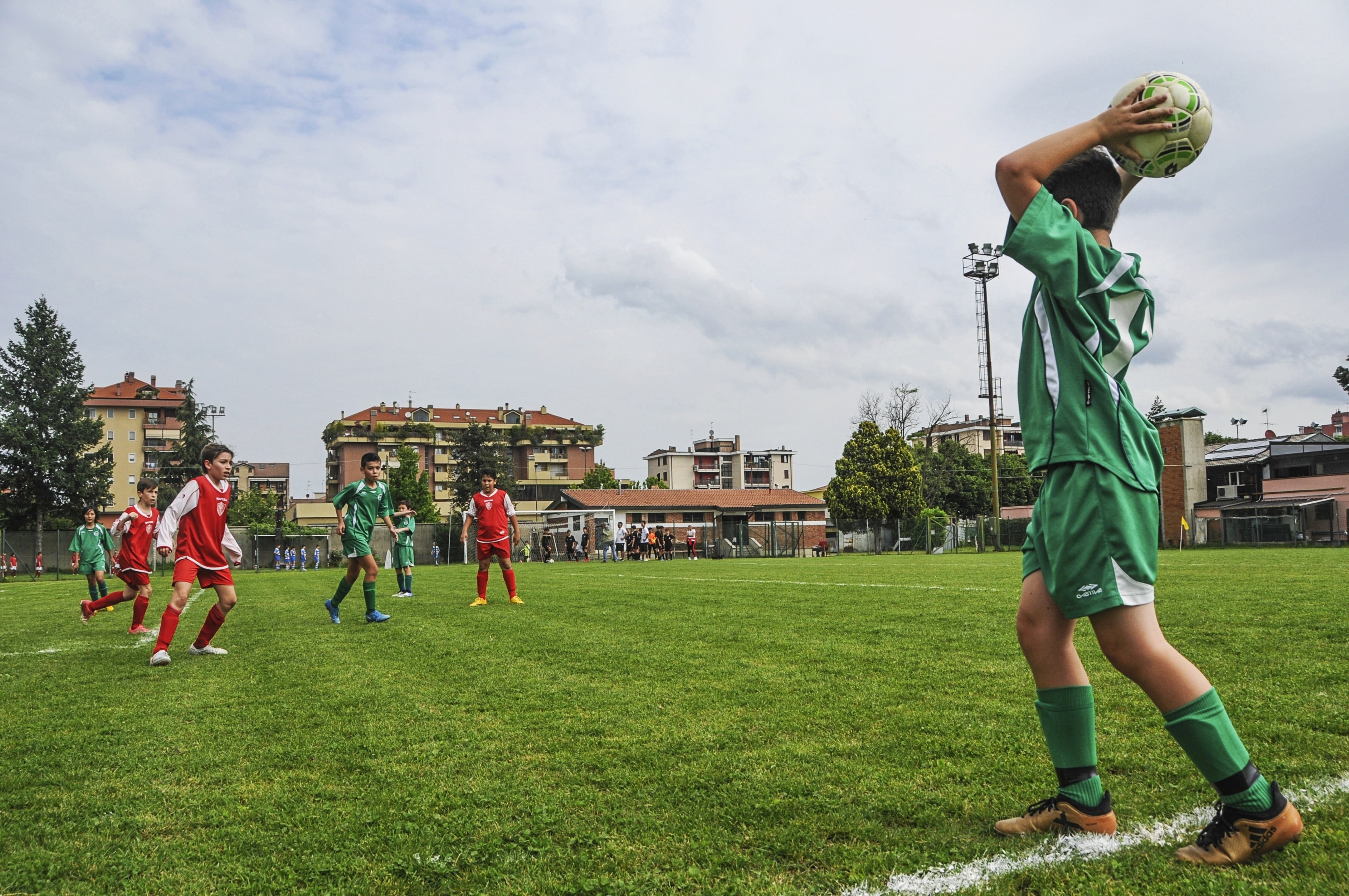 BAMBINI CALCIO RIMESSA