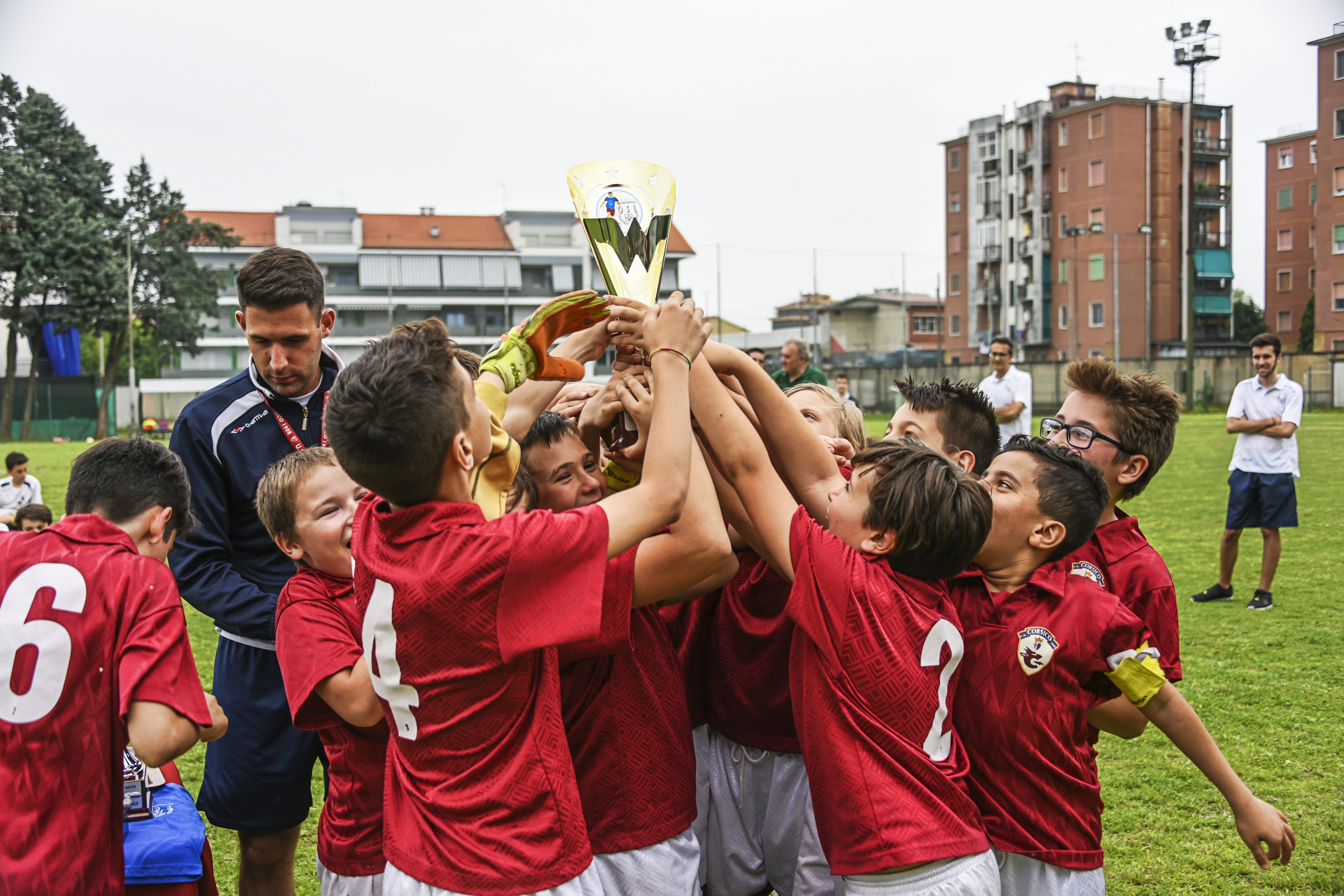 BAMBINI CALCIO VITTORIA CAMPIONATO TROFEO