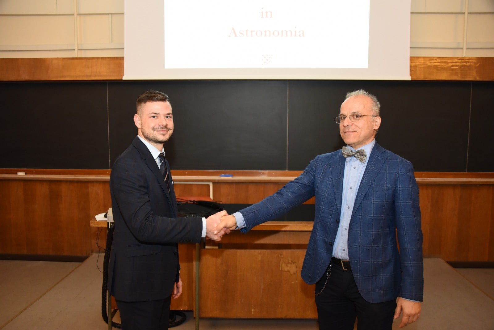 LAUREA INGEGNERIA STRETTA DI MANO PROCLAMAZIONE